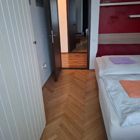 Apartment Maximilian * Bratislava